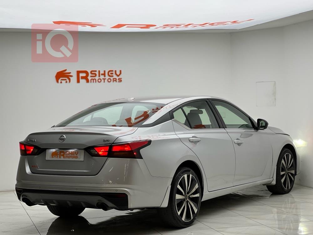 نیسان ئەلتیما